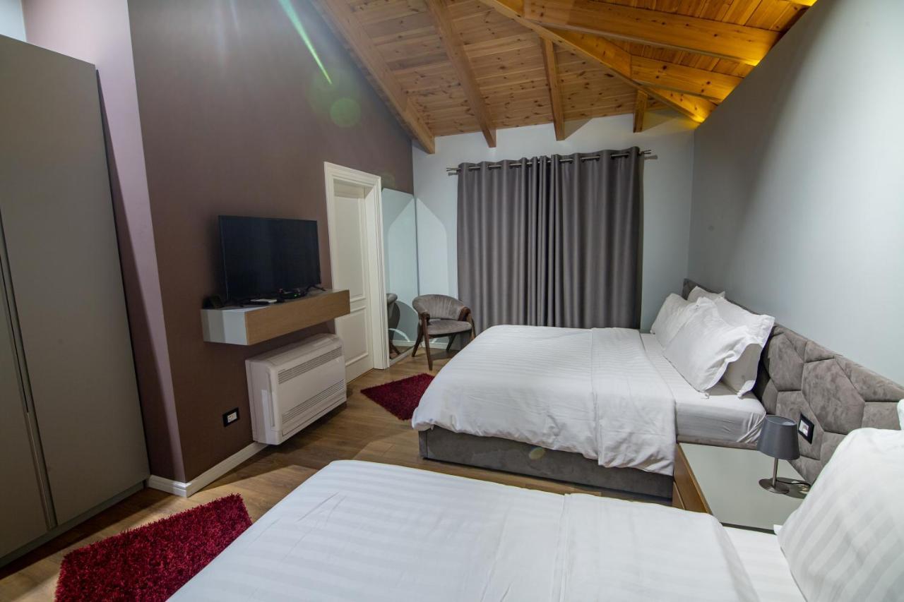 Tree Hotel Korça Kültér fotó